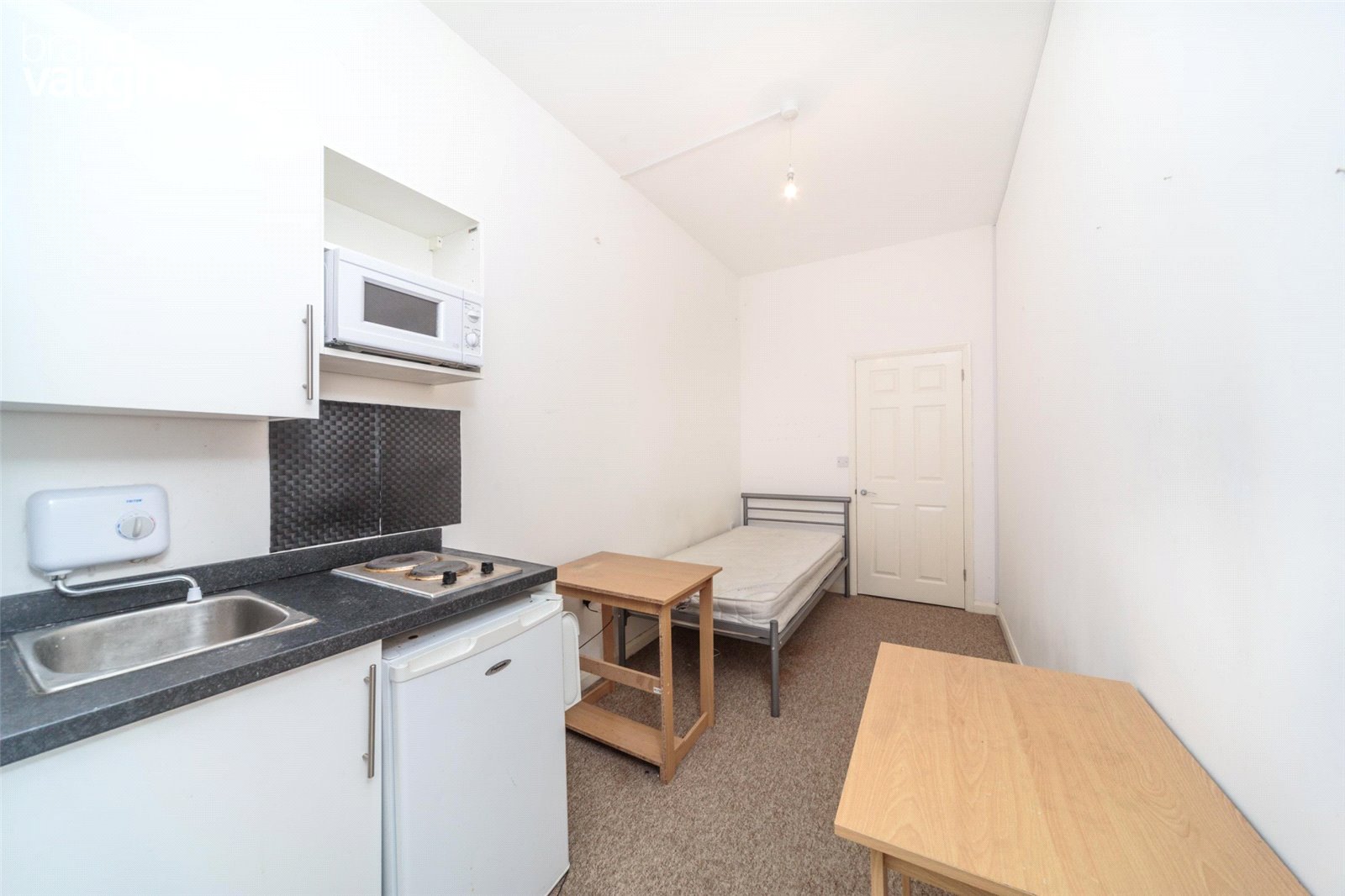 1 bedroom studio apartment to rent