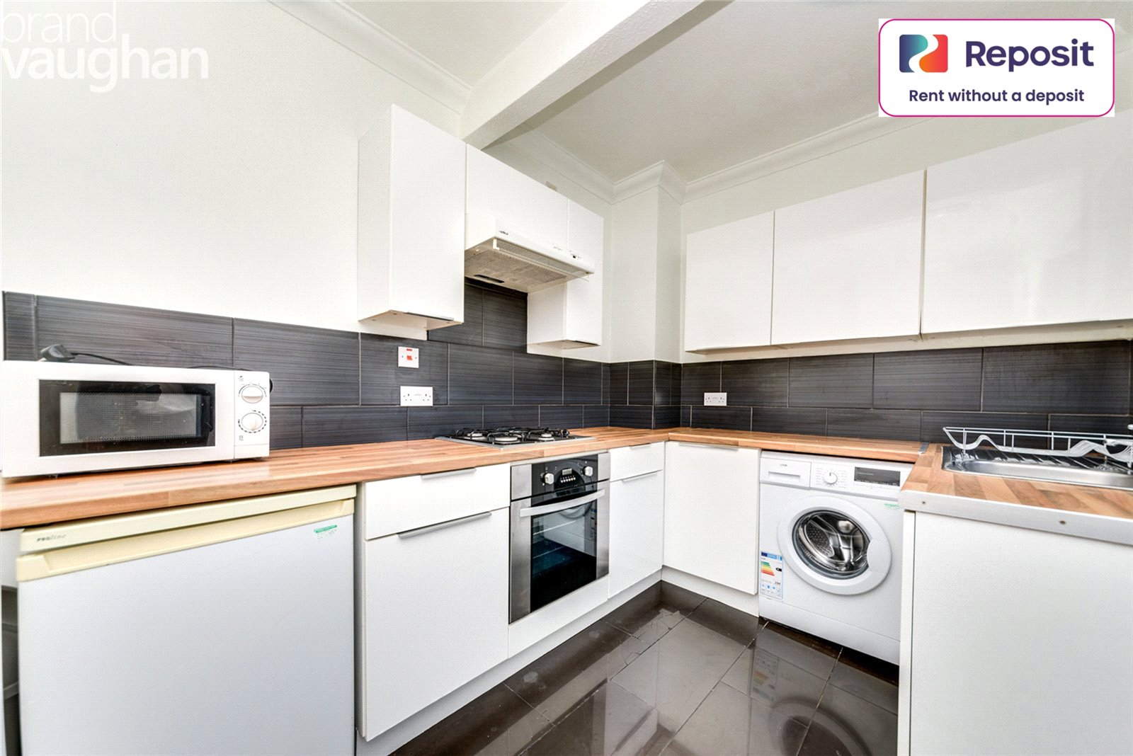 4 bedroom semi-detached house to rent