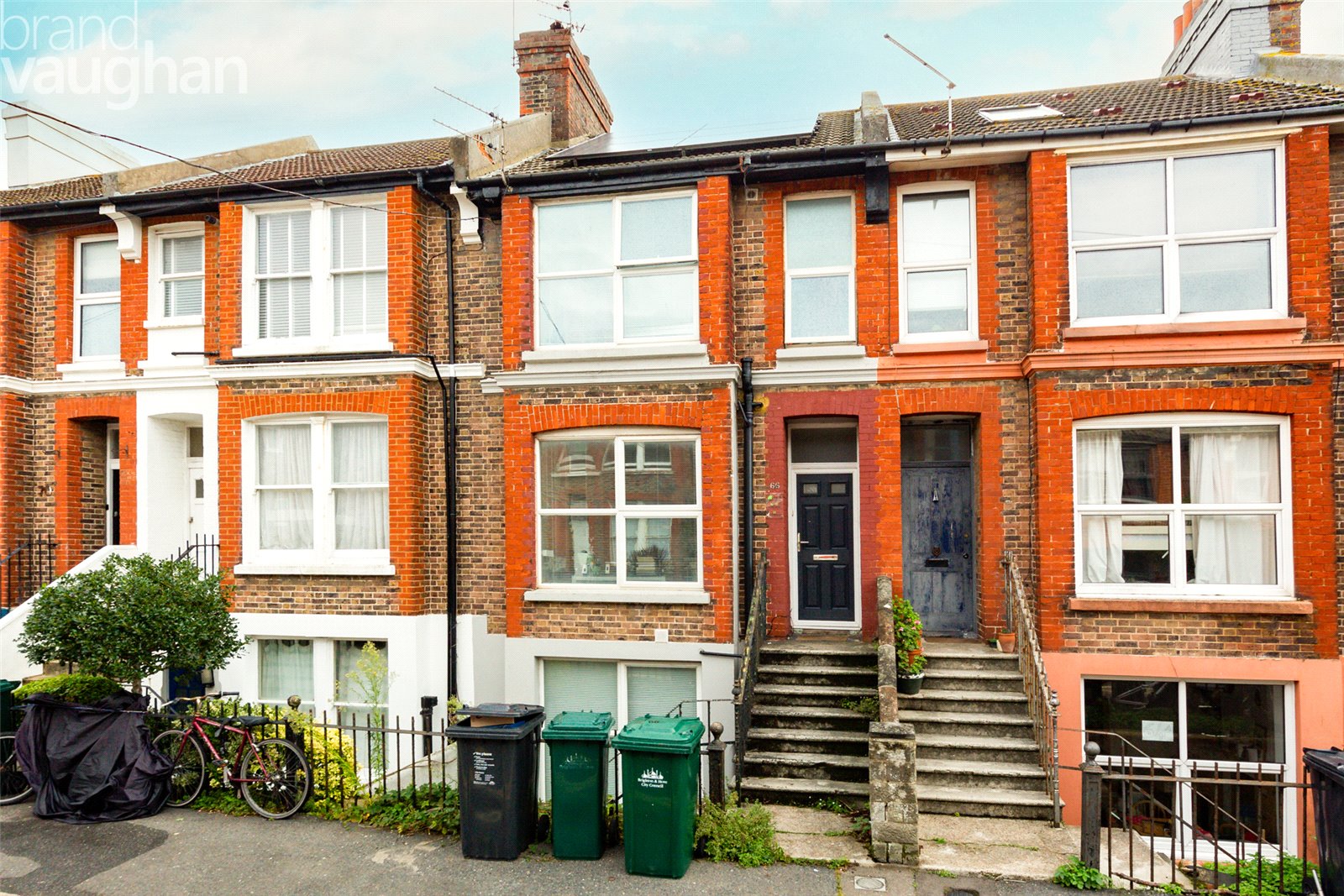 5 bedroom terraced house to rent