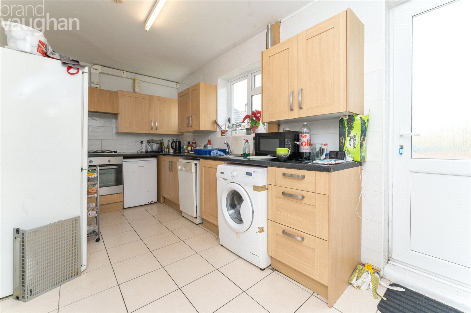 5 bedroom semi-detached house to rent