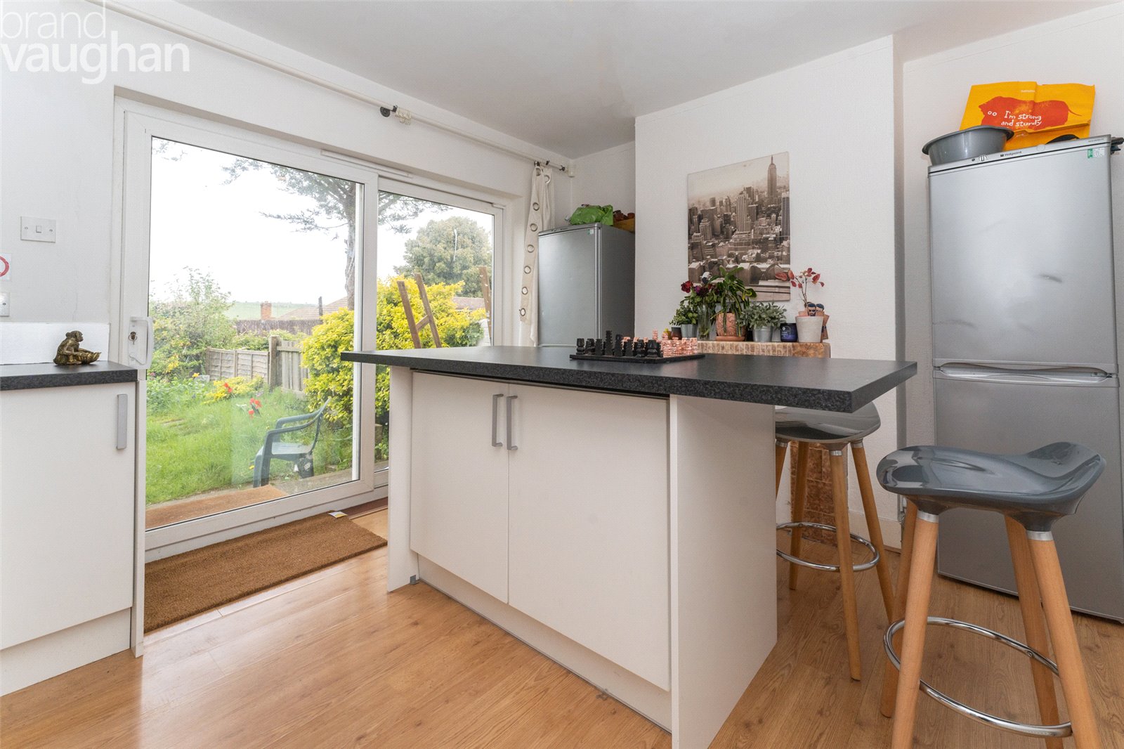 6 bedroom terraced house to rent