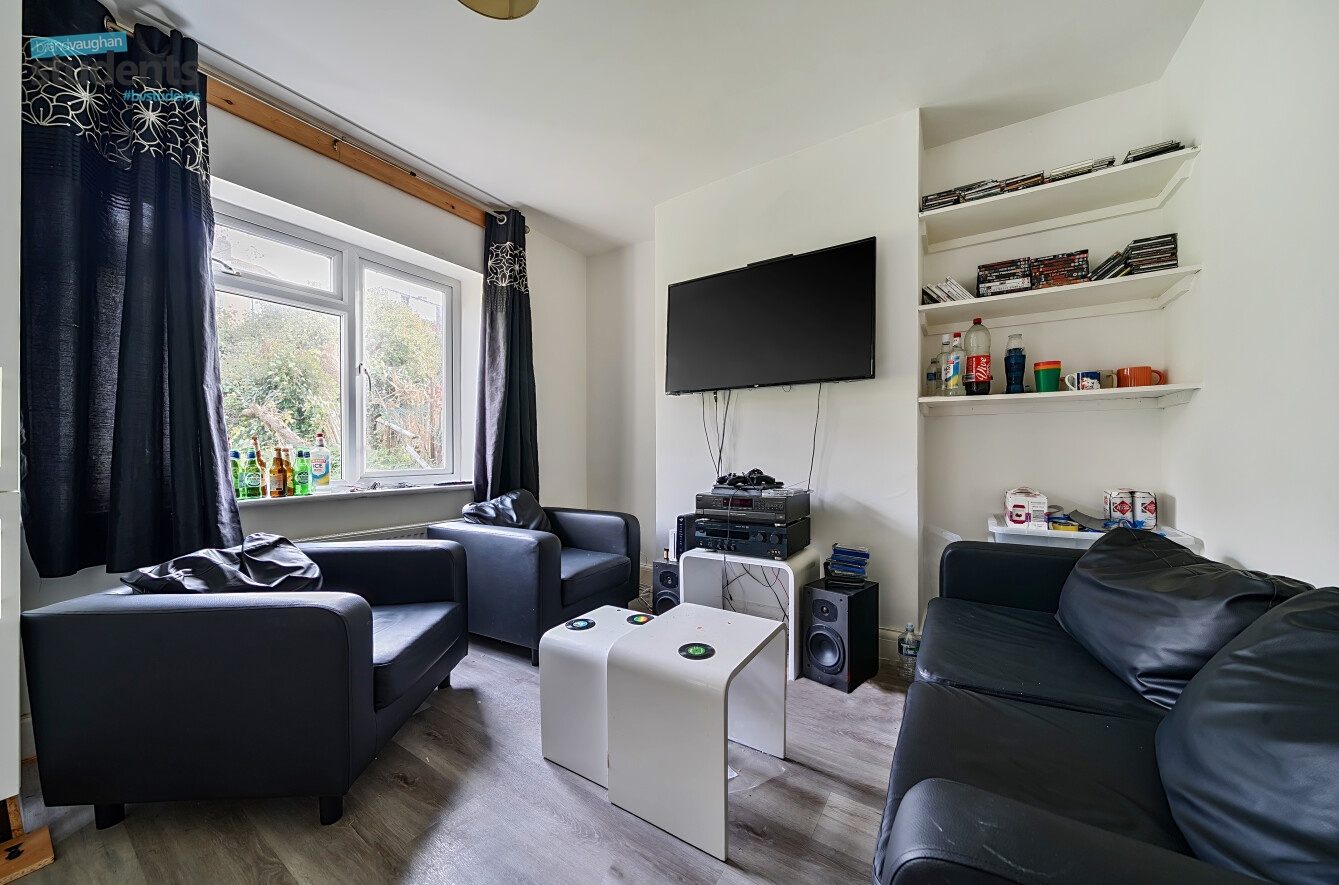 6 bedroom house to rent