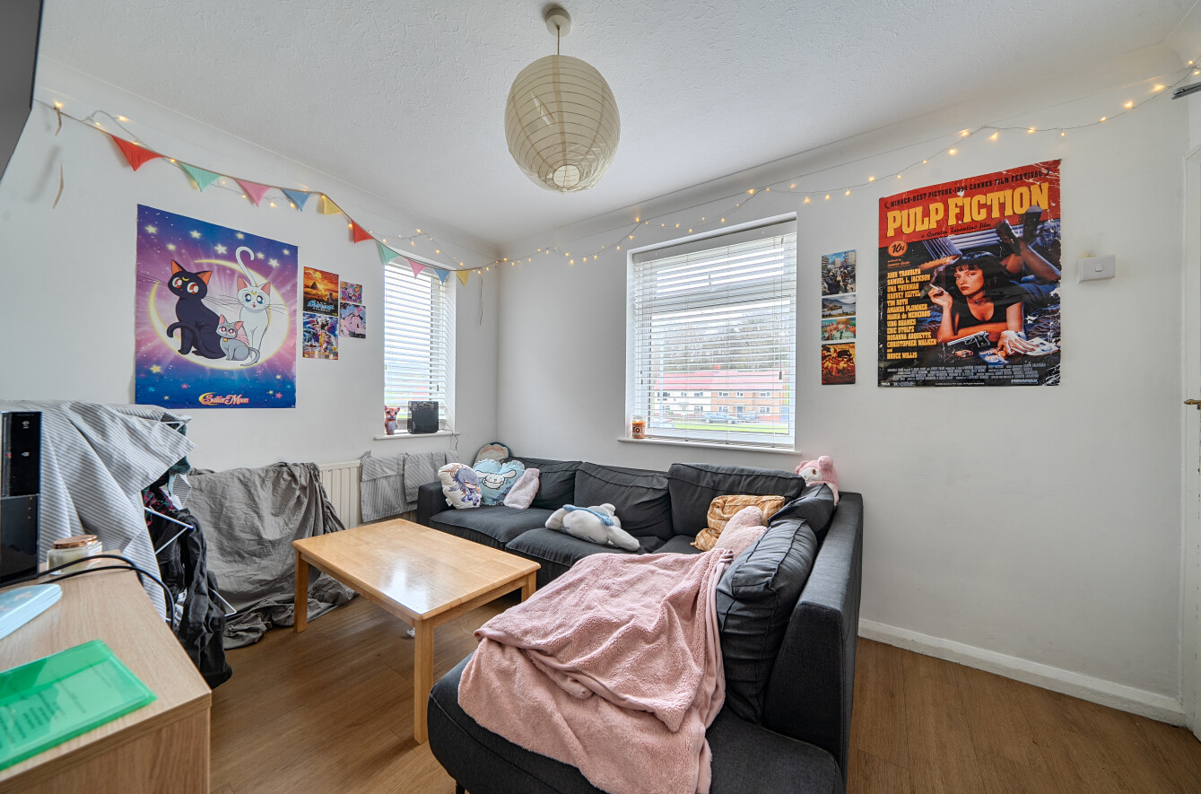 5 bedroom semi-detached house to rent