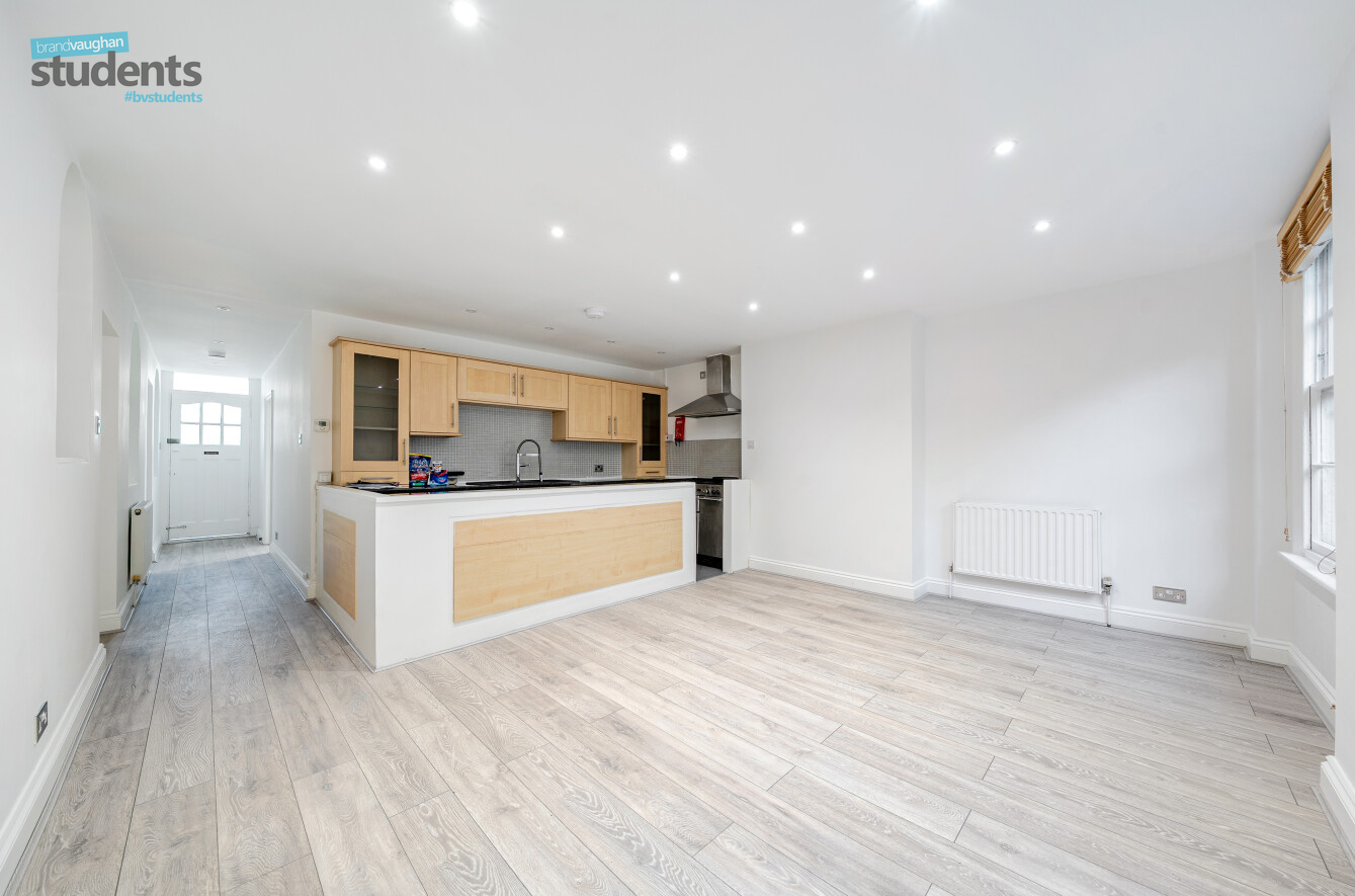 3 bedroom apartment to rent