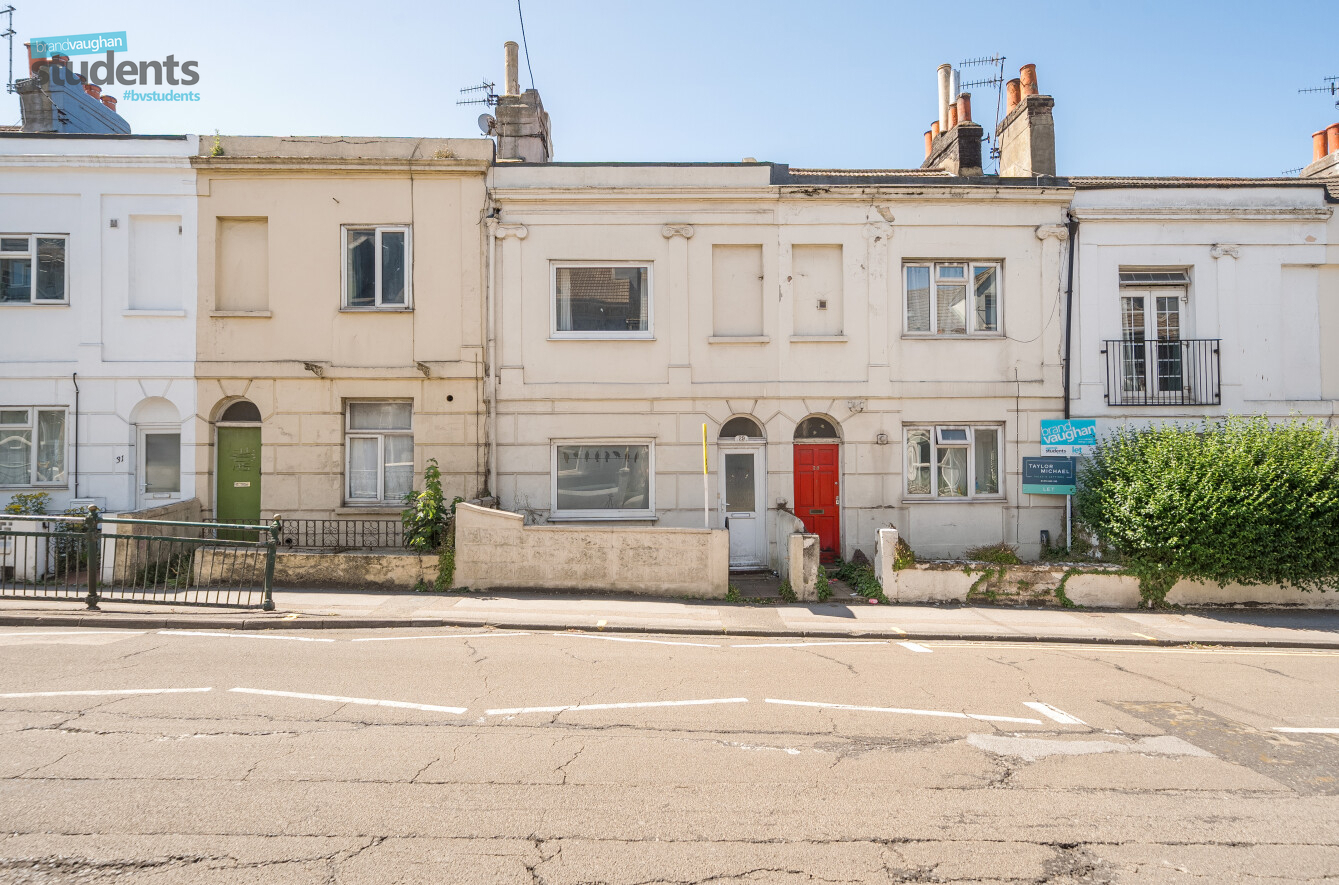 5 bedroom  terraced house to rent