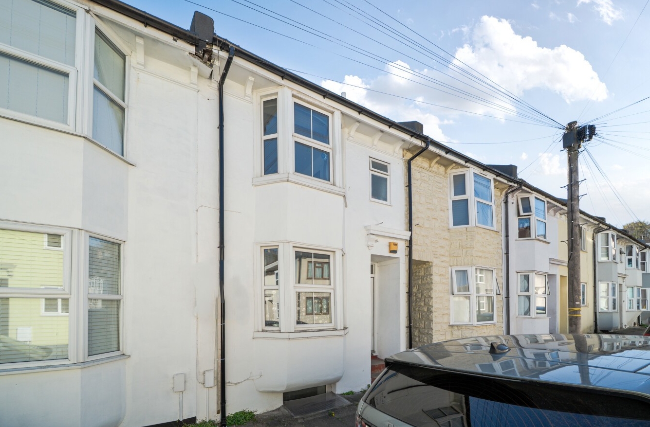 4 bedroom terraced house for sale