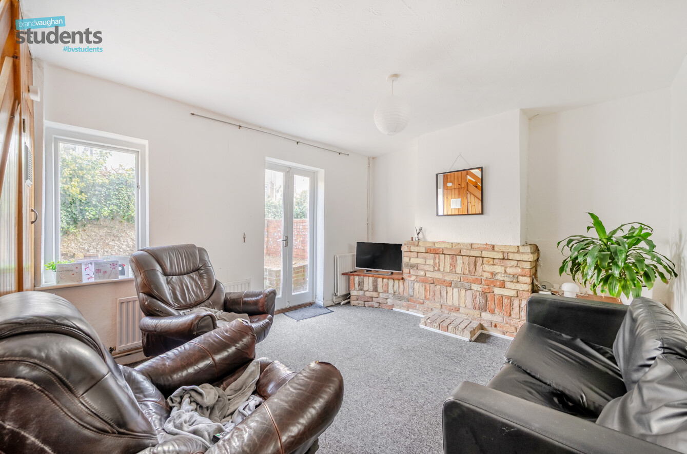 4 bedroom terraced house to rent