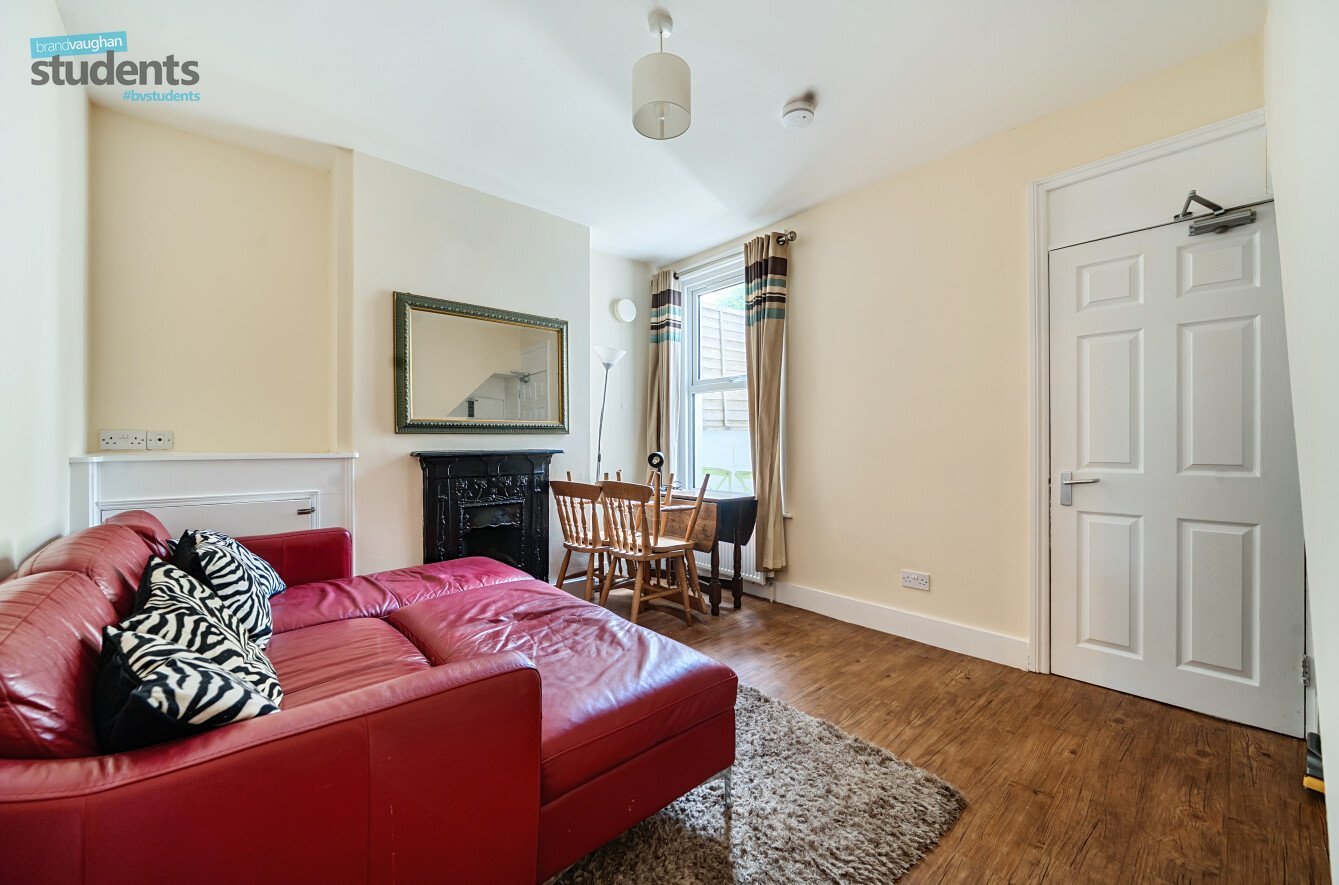 5 bedroom house to rent
