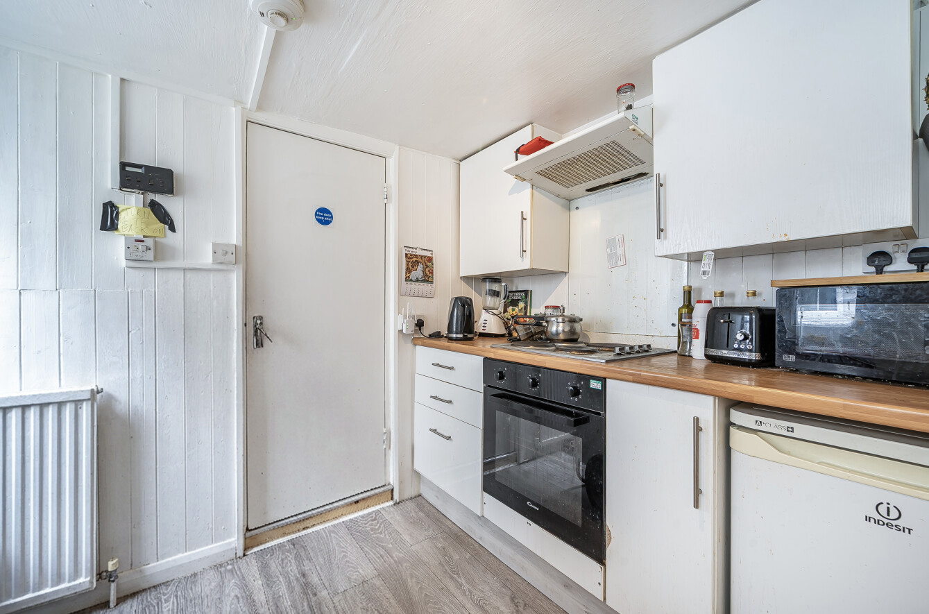 5 bedroom terraced house to rent