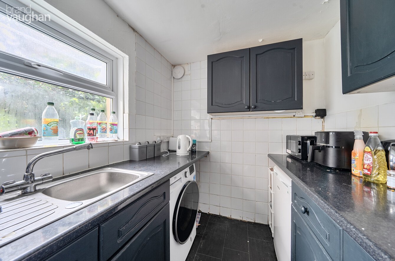 5 bedroom  terraced house to rent