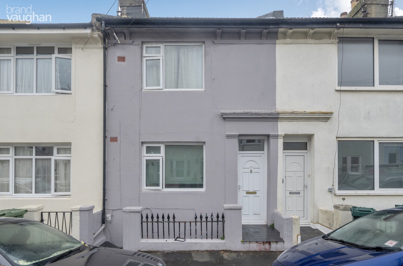 5 bedroom  terraced house to rent