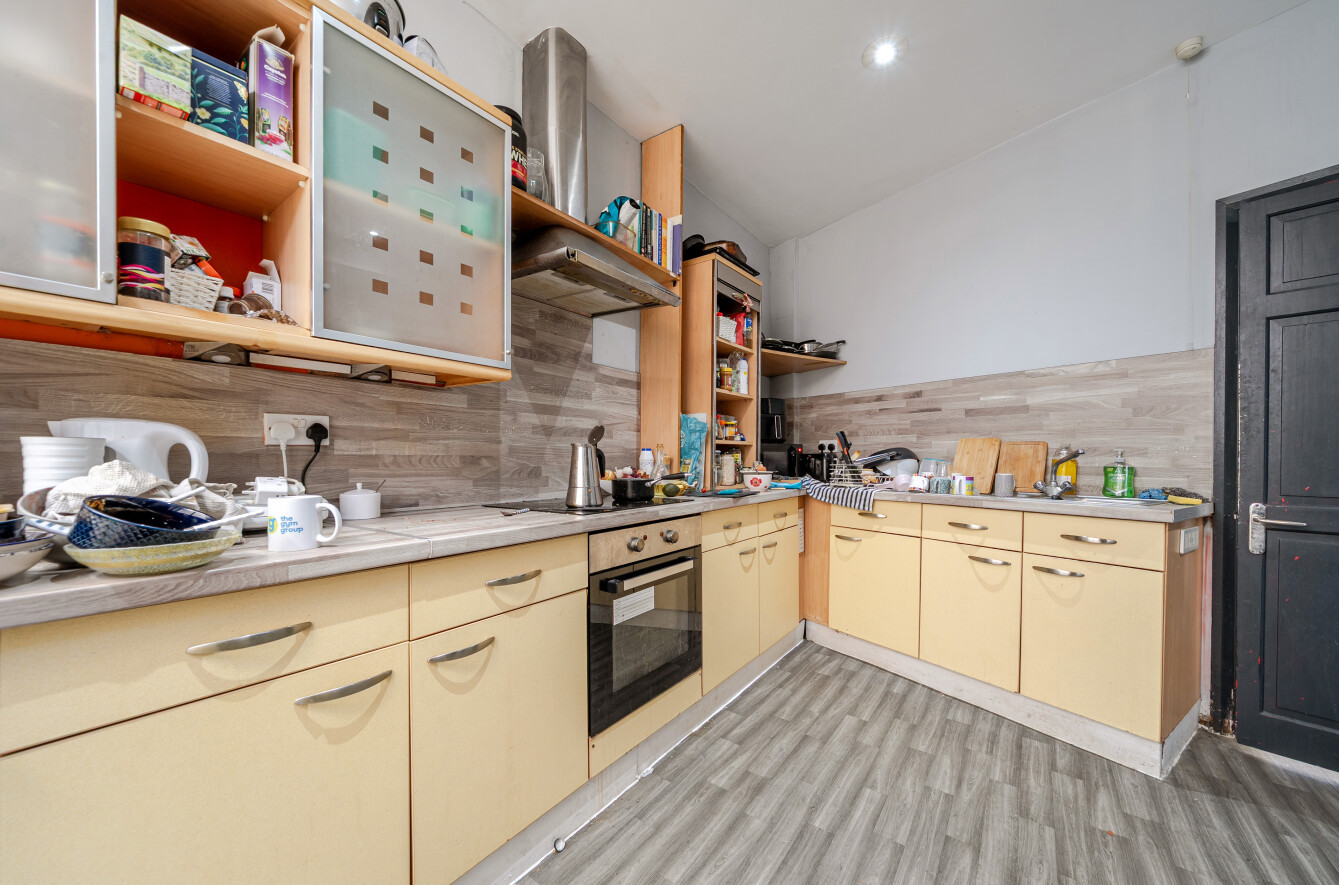 5 bedroom  terraced house to rent