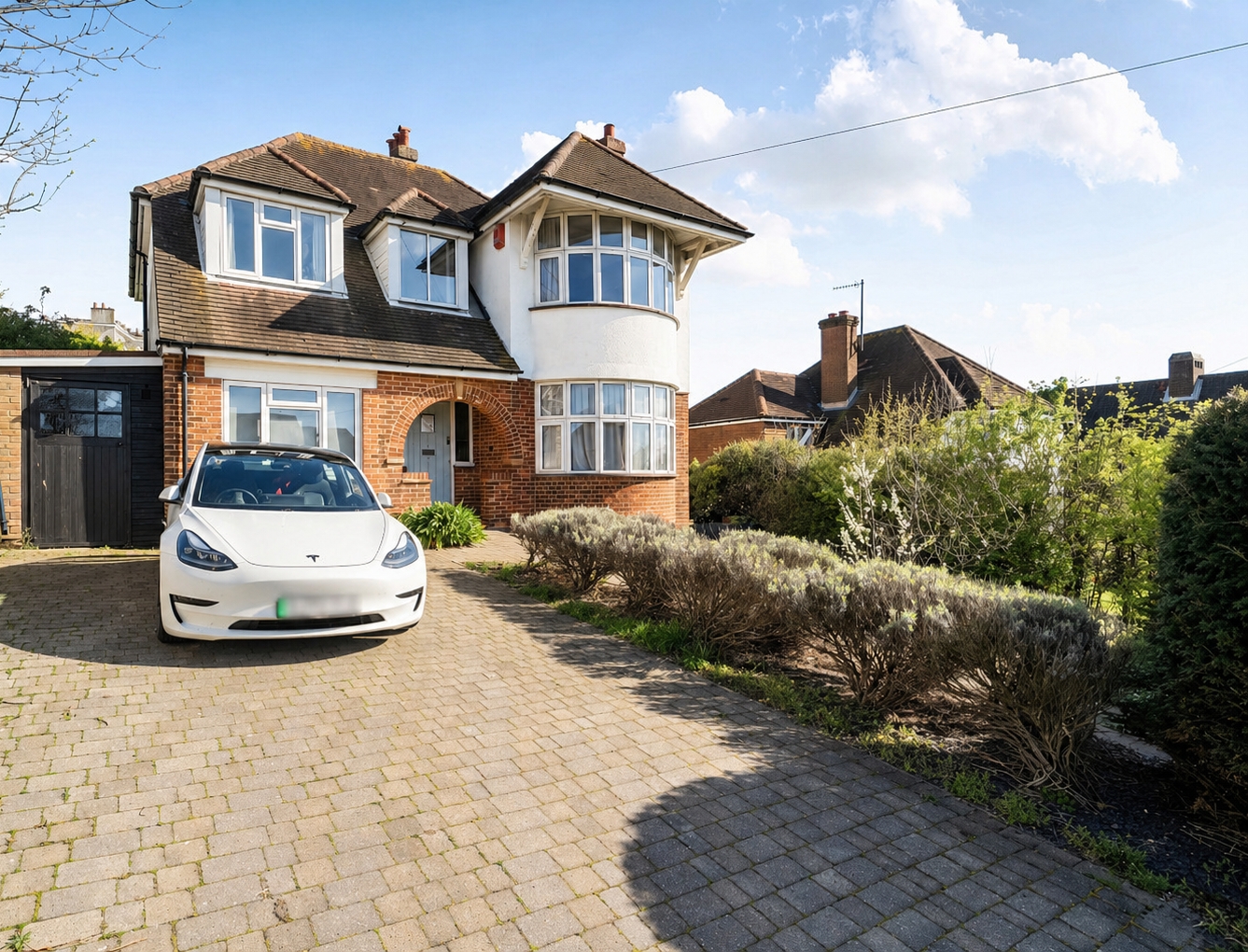 5 bedroom  detached house for sale