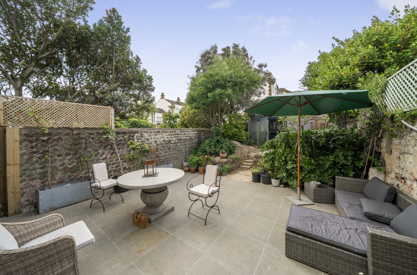 4 bedroom  terraced house for sale
