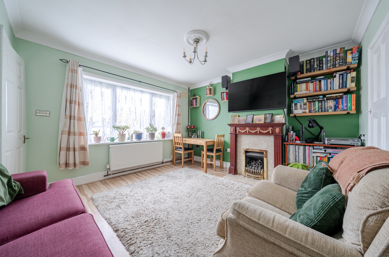 3 bedroom  semi-detached house for sale