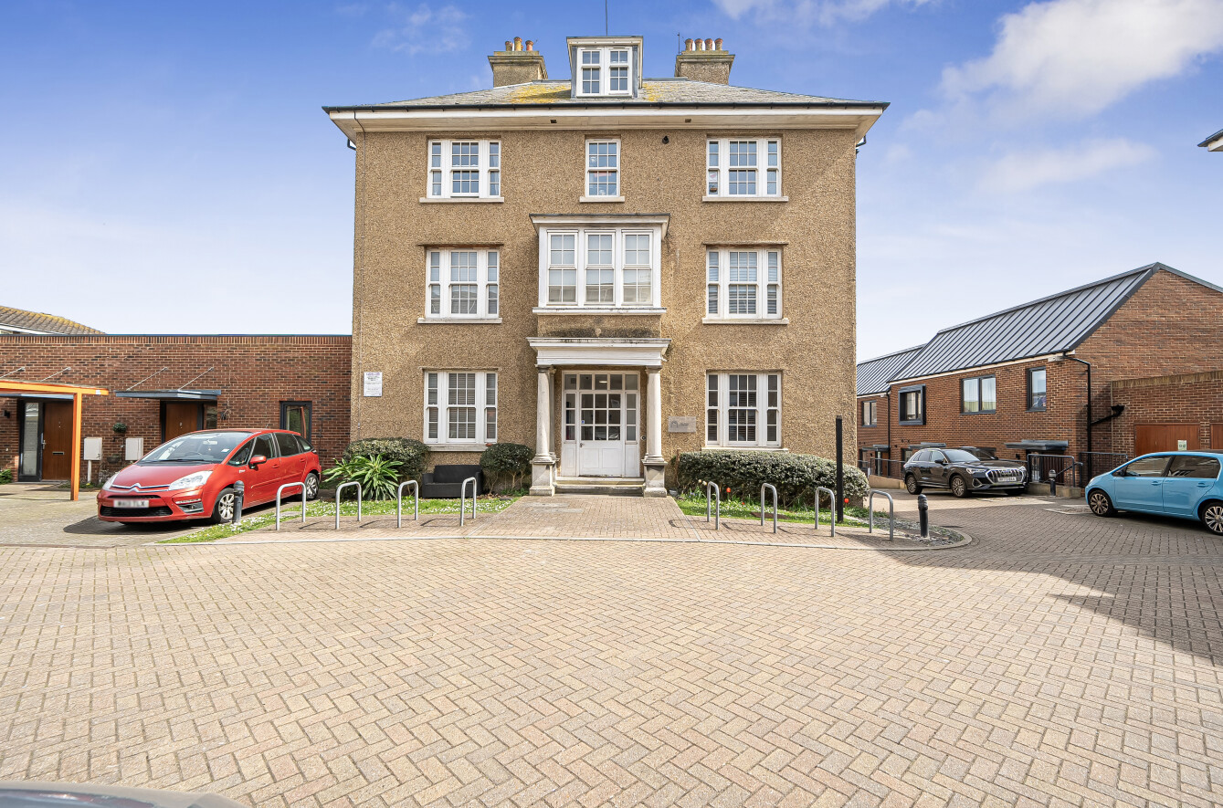 2 bedroom apartment for sale