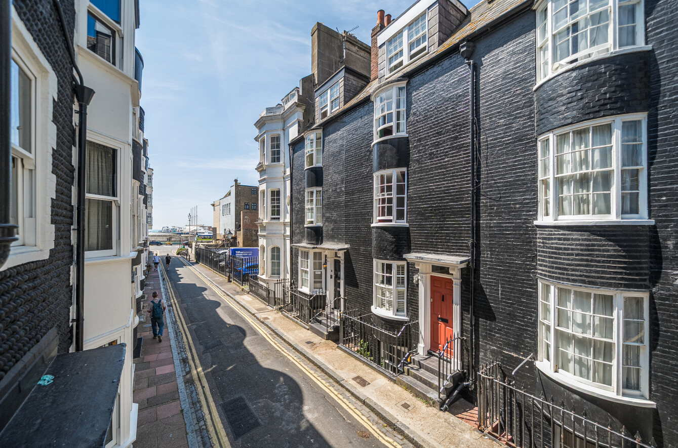 5 bedroom  terraced house for sale