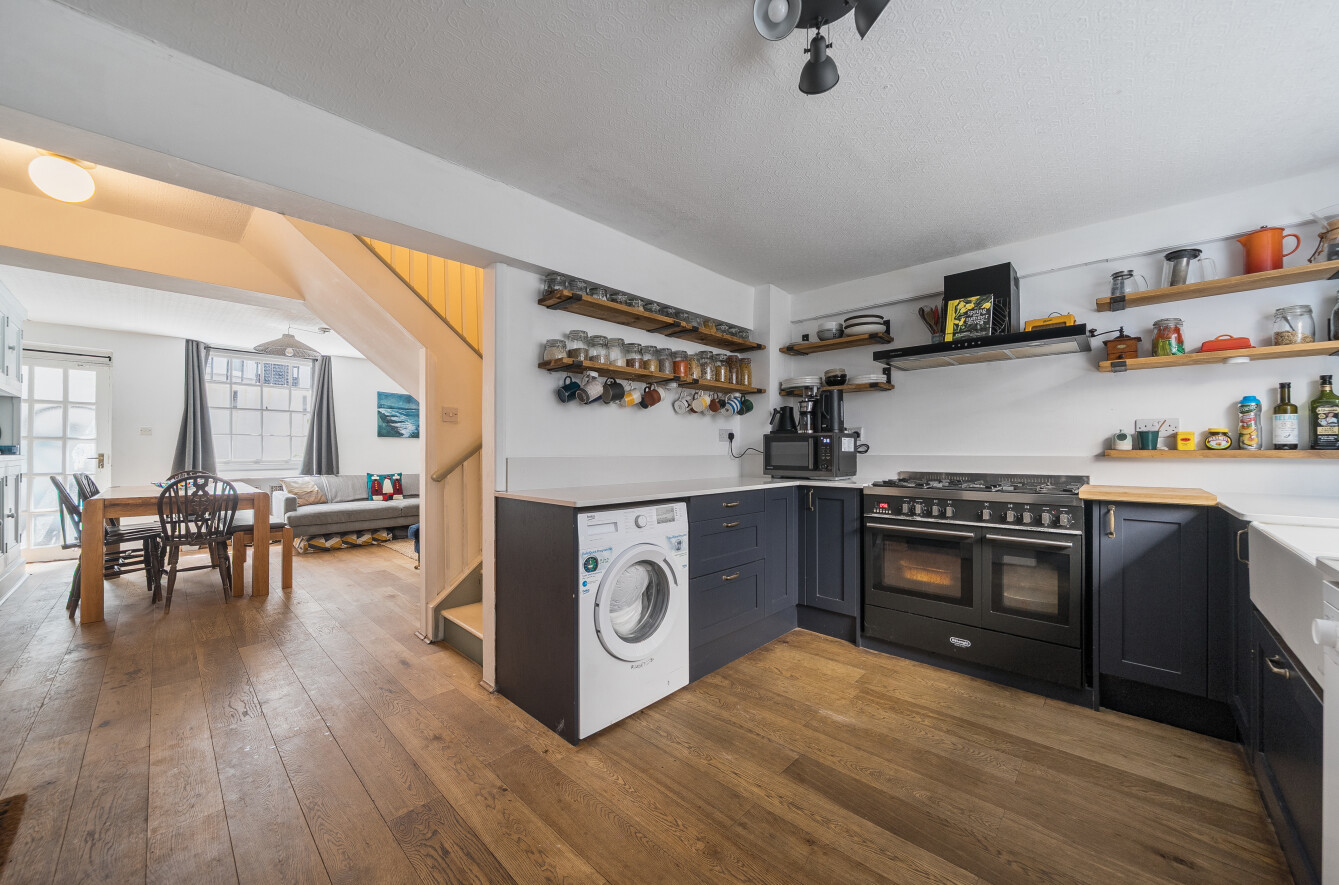 5 bedroom  terraced house for sale
