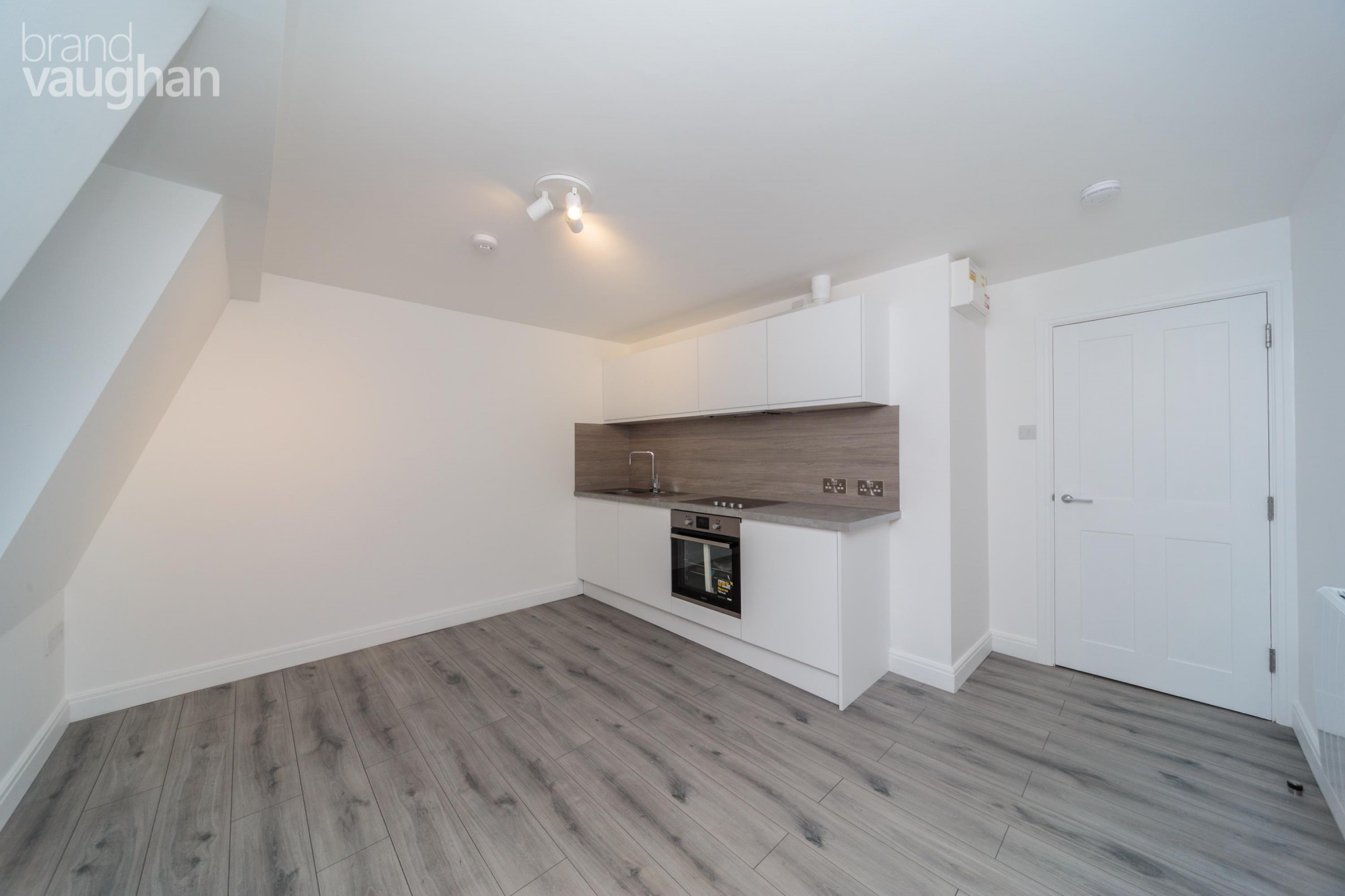  studio apartment to rent
