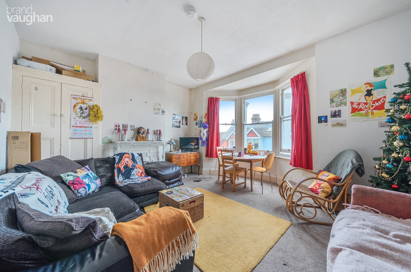 6 bedroom terraced house to rent