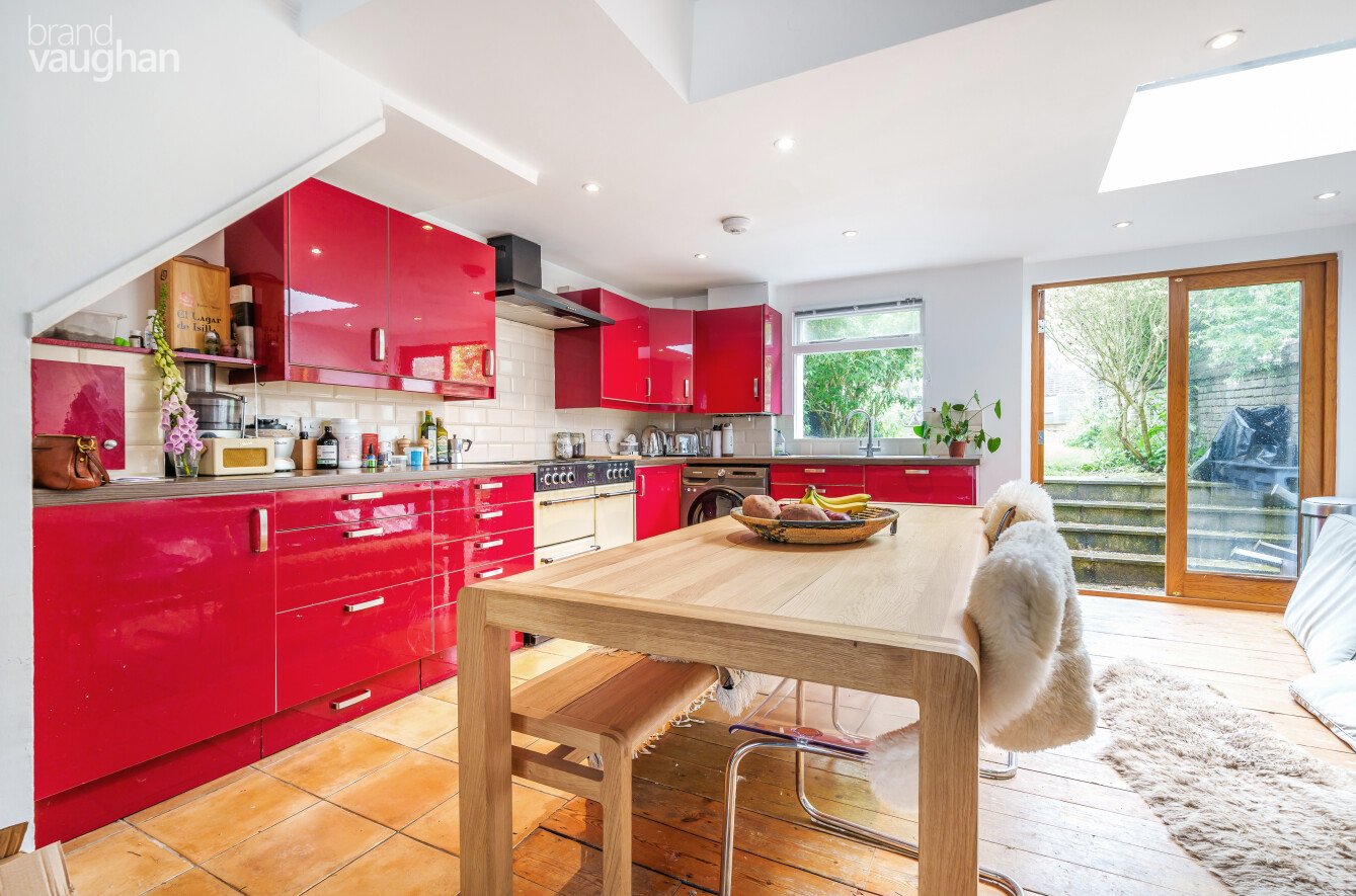 3 bedroom  terraced house to rent