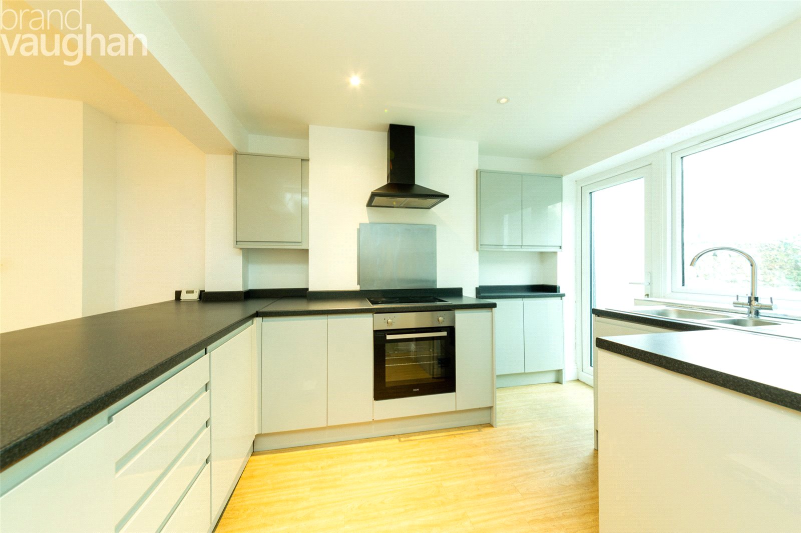 4 bedroom terraced house to rent