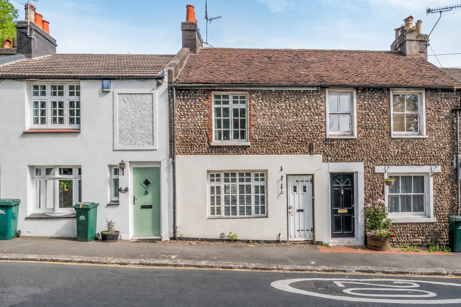 2 bedroom  terraced house for sale