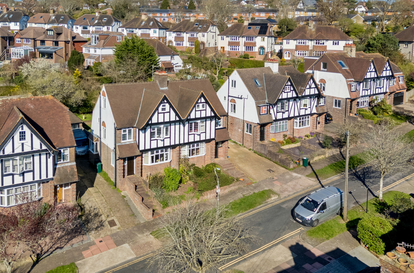 3 bedroom  semi-detached house for sale