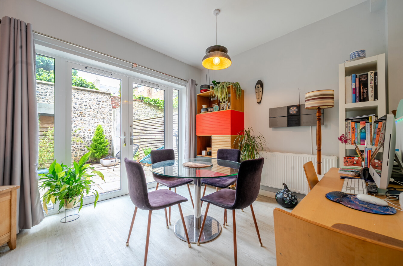 3 bedroom  terraced house for sale