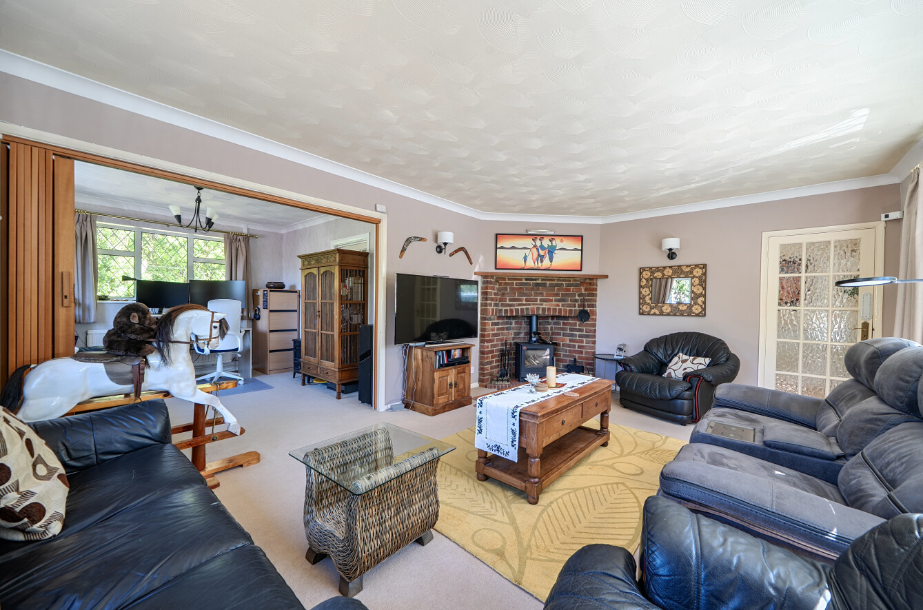 5 bedroom  detached house for sale
