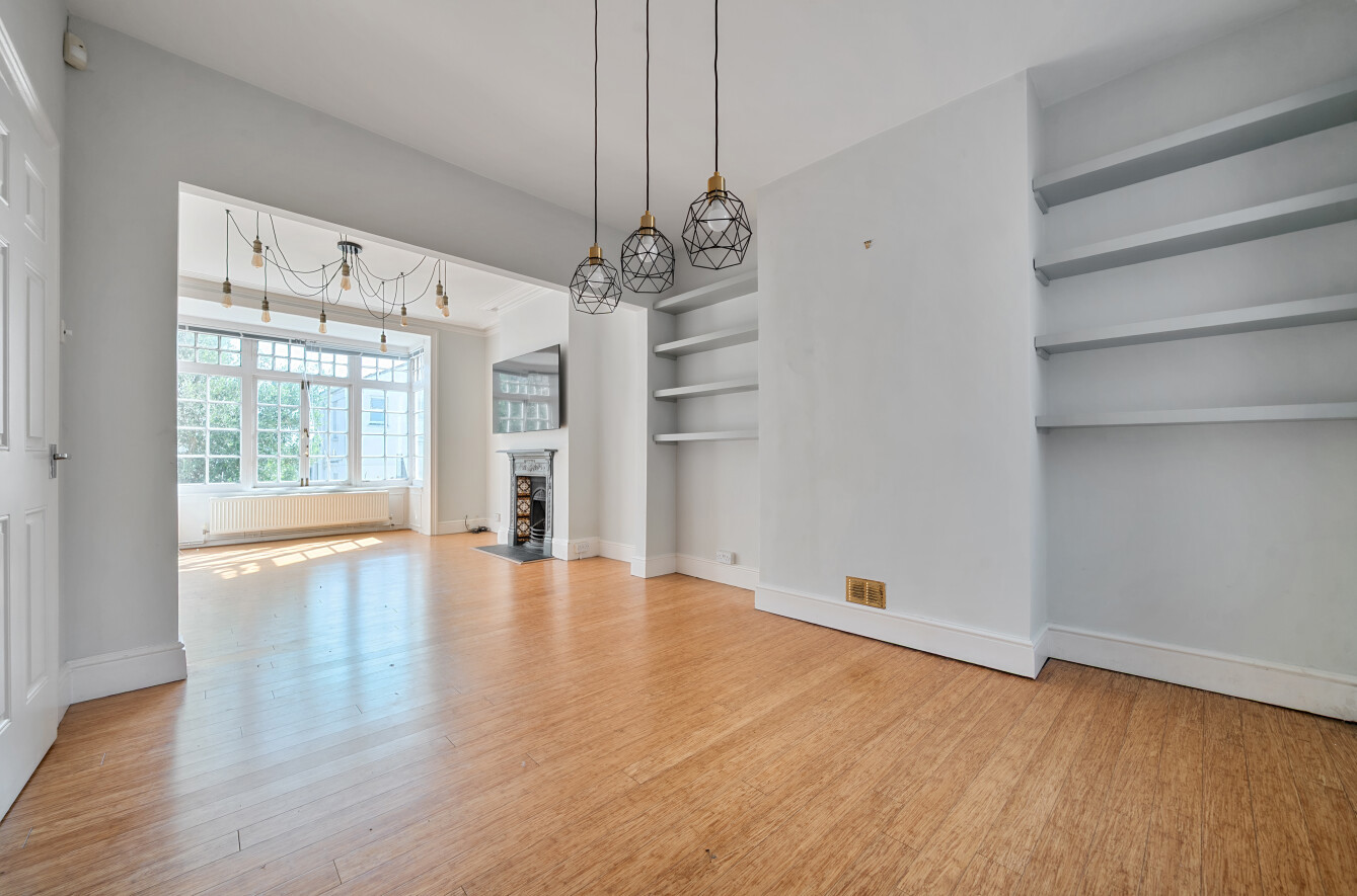 4 bedroom  terraced house for sale