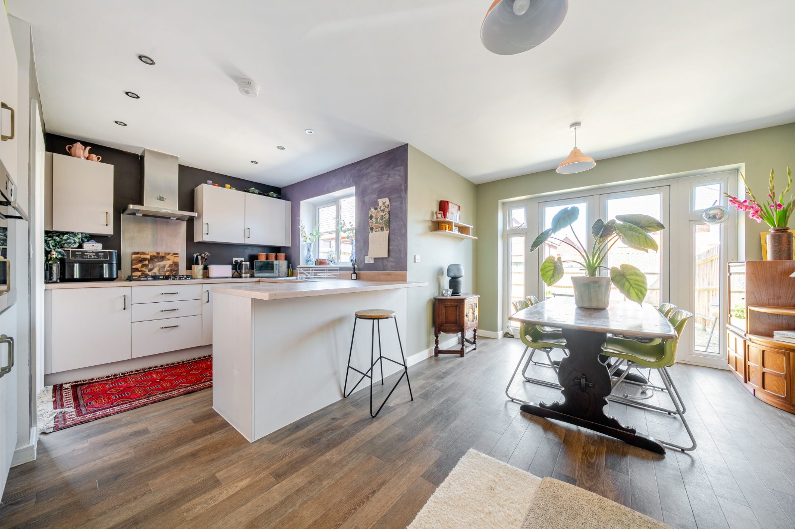 3 bedroom  semi-detached house for sale