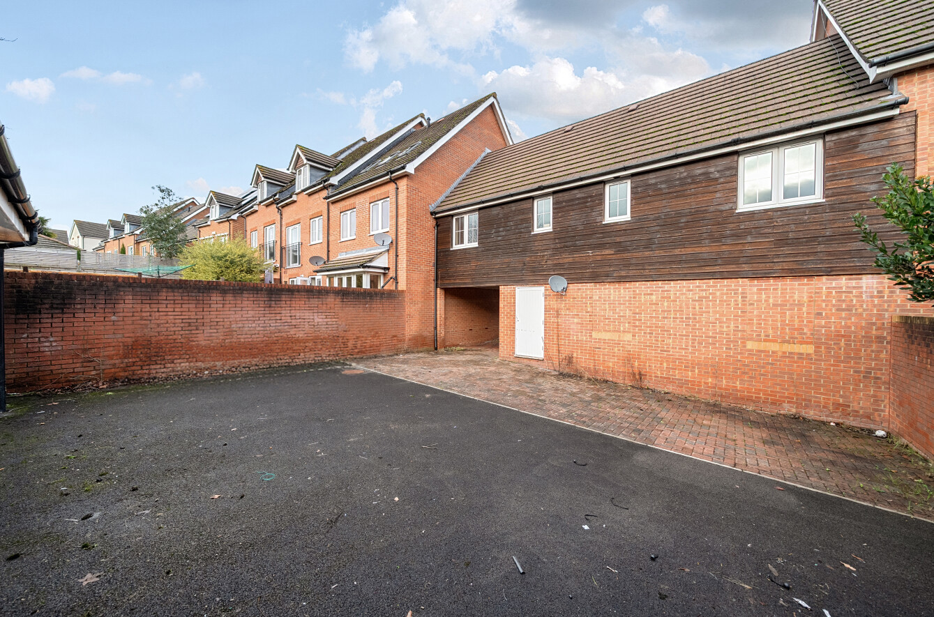 2 bedroom house for sale