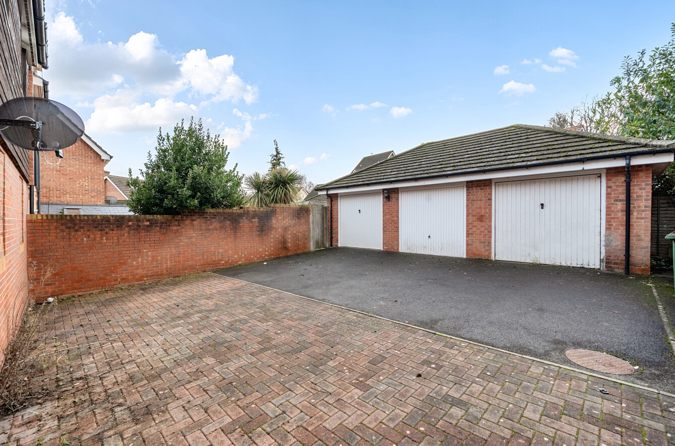 2 bedroom house for sale
