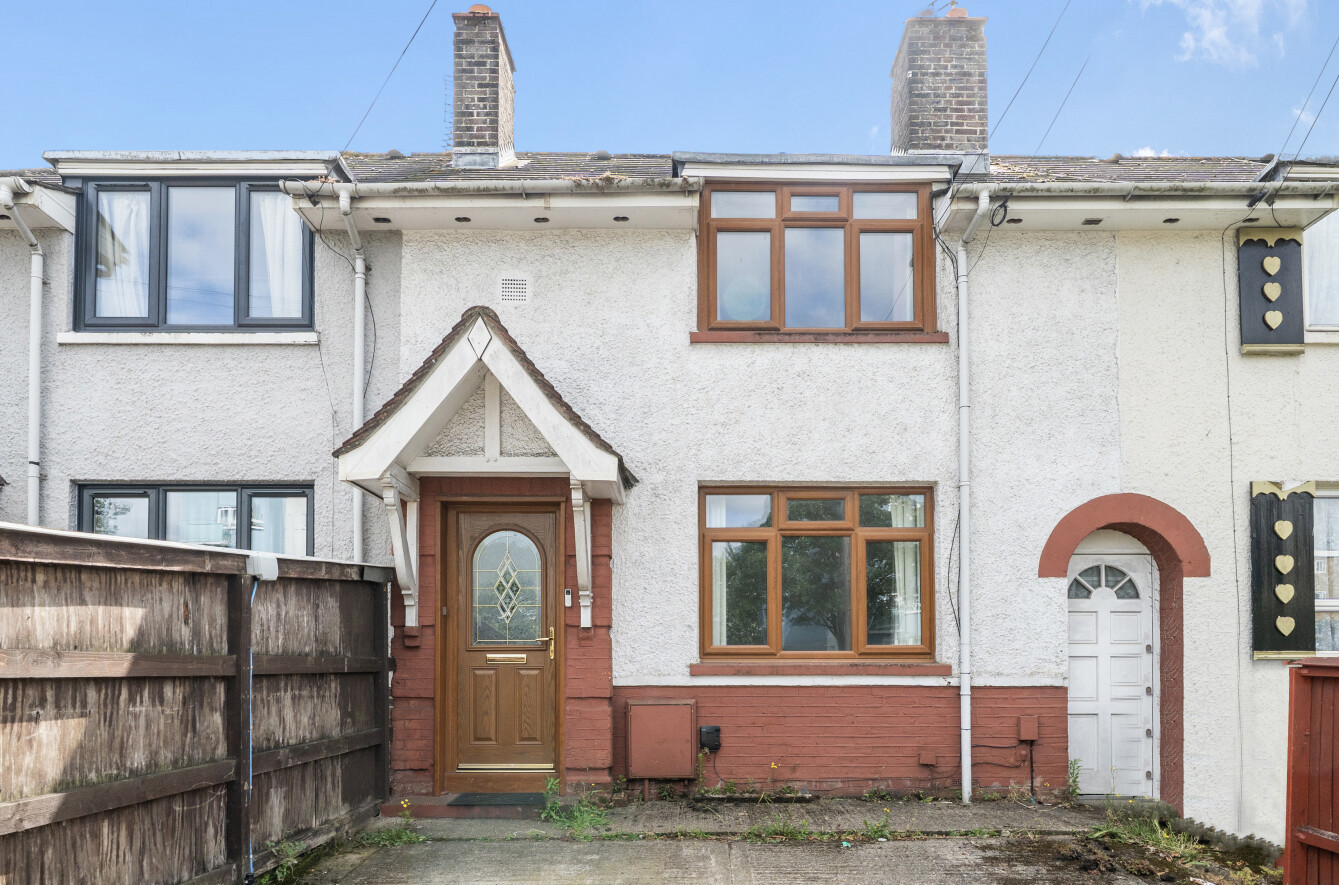 3 bedroom  terraced house for sale