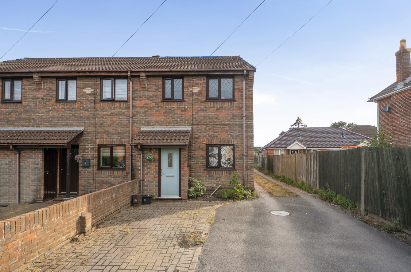 4 bedroom semi-detached house for sale
