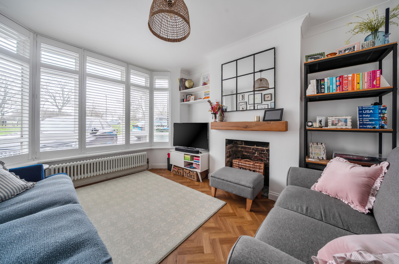 3 bedroom  semi-detached house for sale