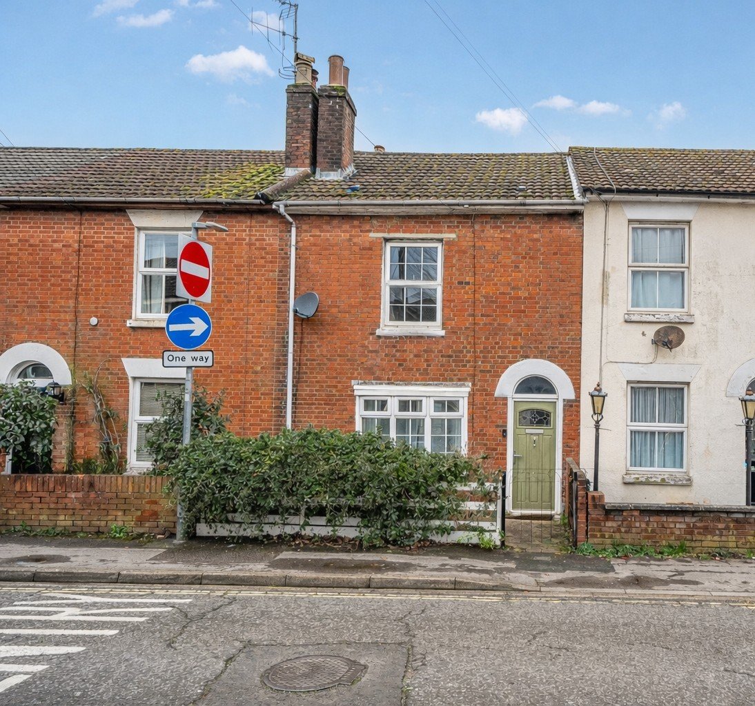 2 bedroom terraced house for sale