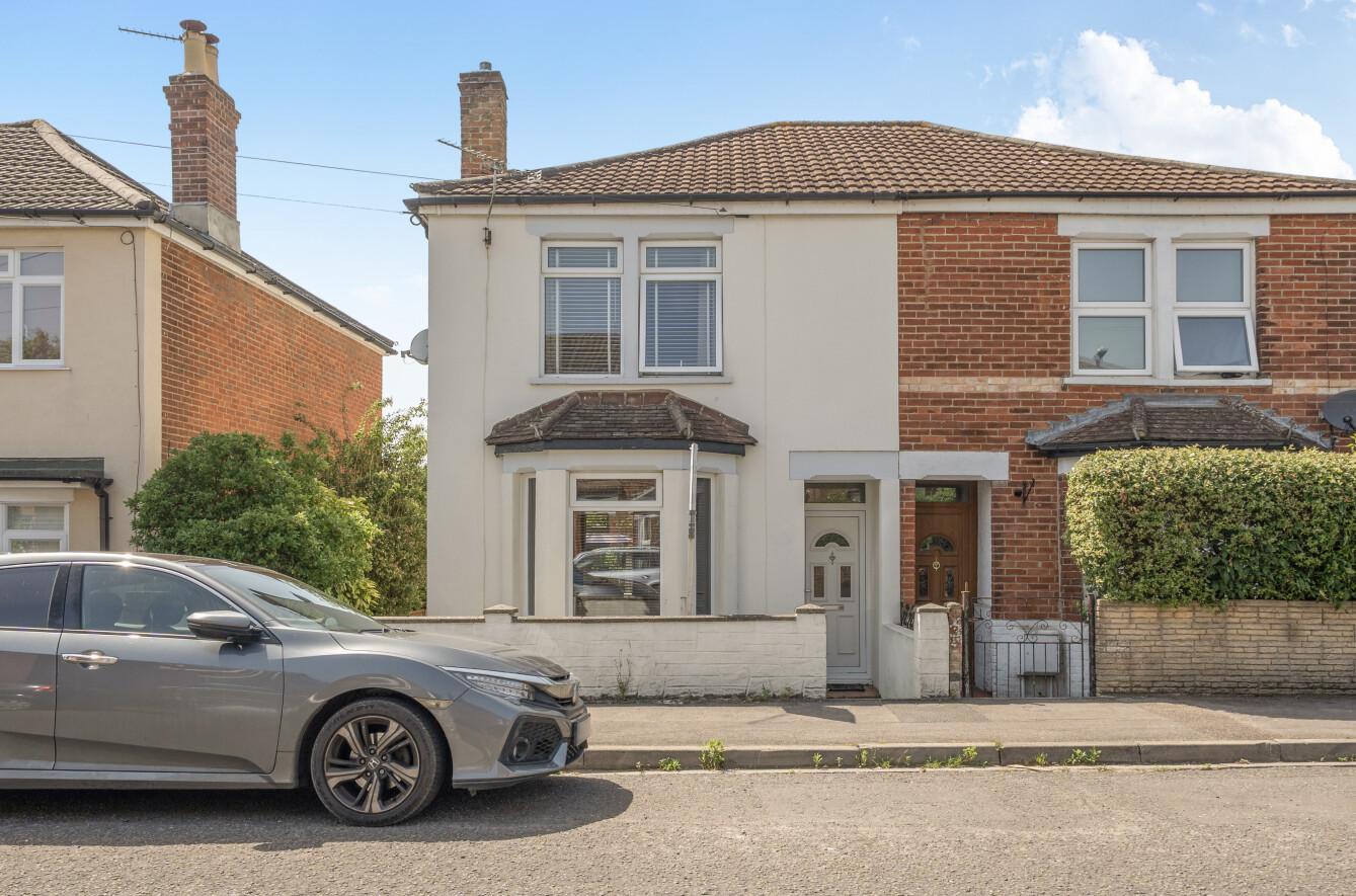 3 bedroom  semi-detached house for sale