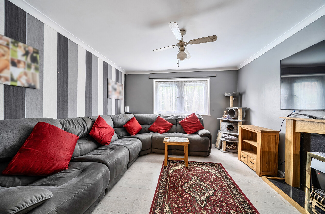 2 bedroom maisonette for sale