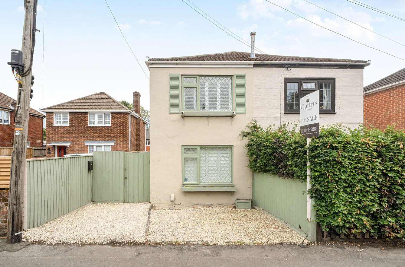 2 bedroom semi-detached house for sale