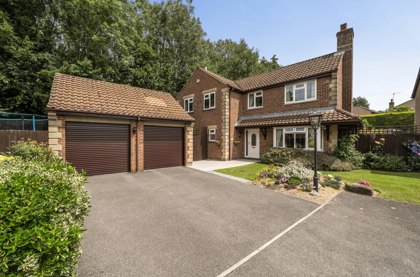 4 bedroom  detached house for sale