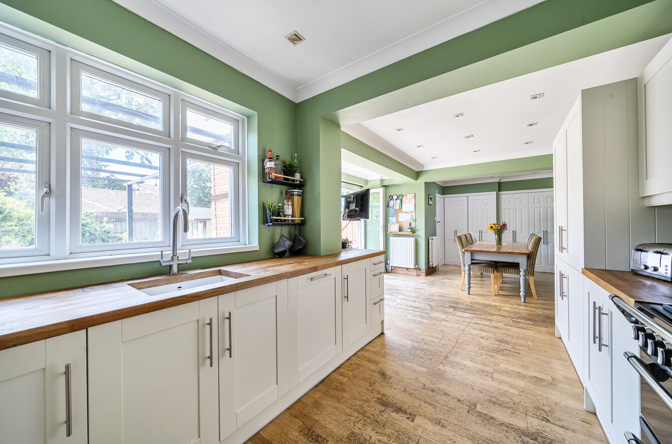 4 bedroom  detached house for sale