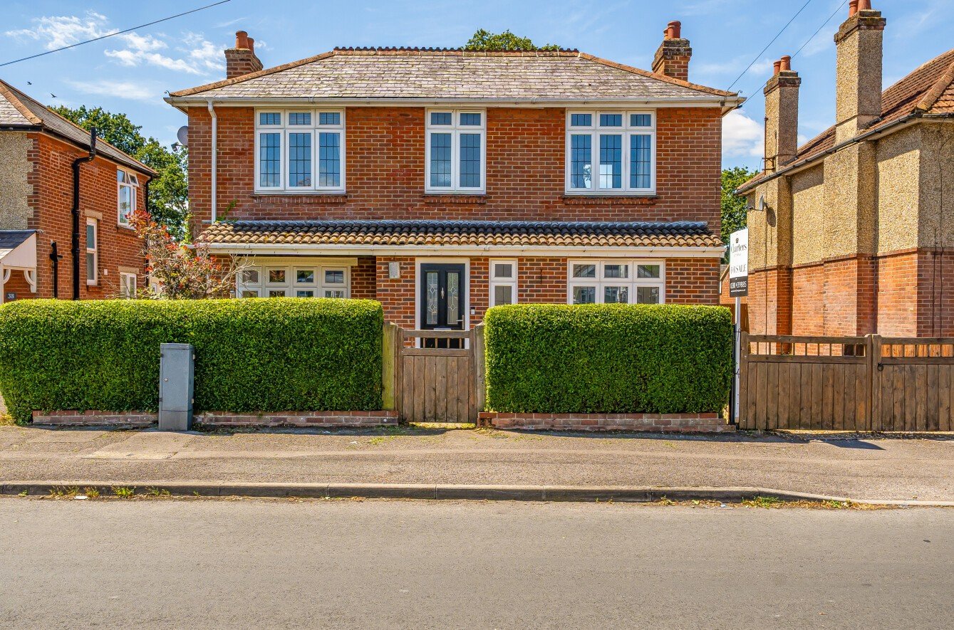 4 bedroom  detached house for sale