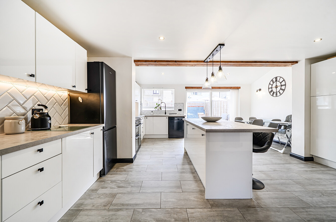3 bedroom  terraced house for sale