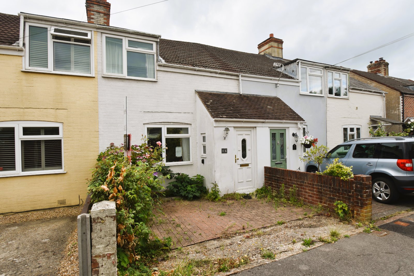 2 bedroom  terraced house for sale
