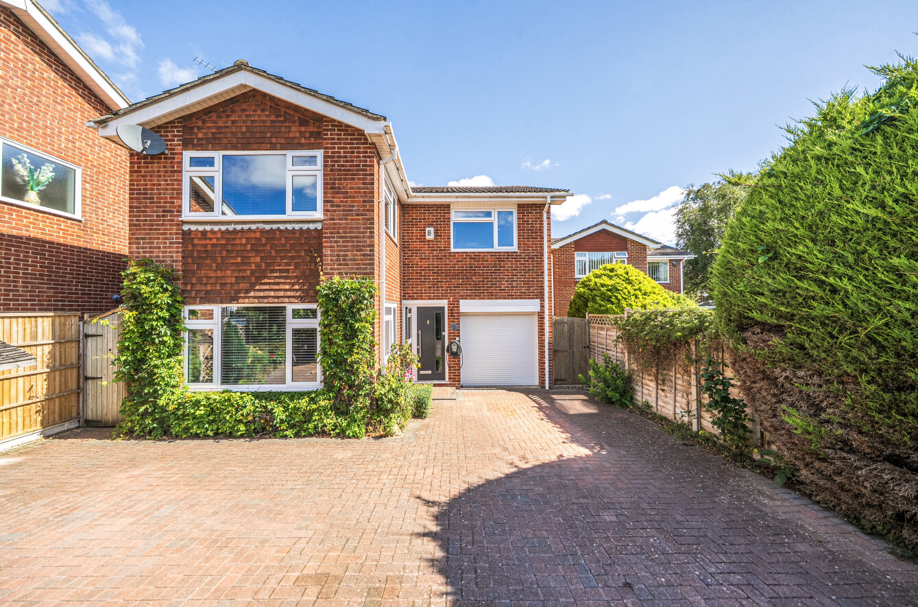 4 bedroom  detached house for sale