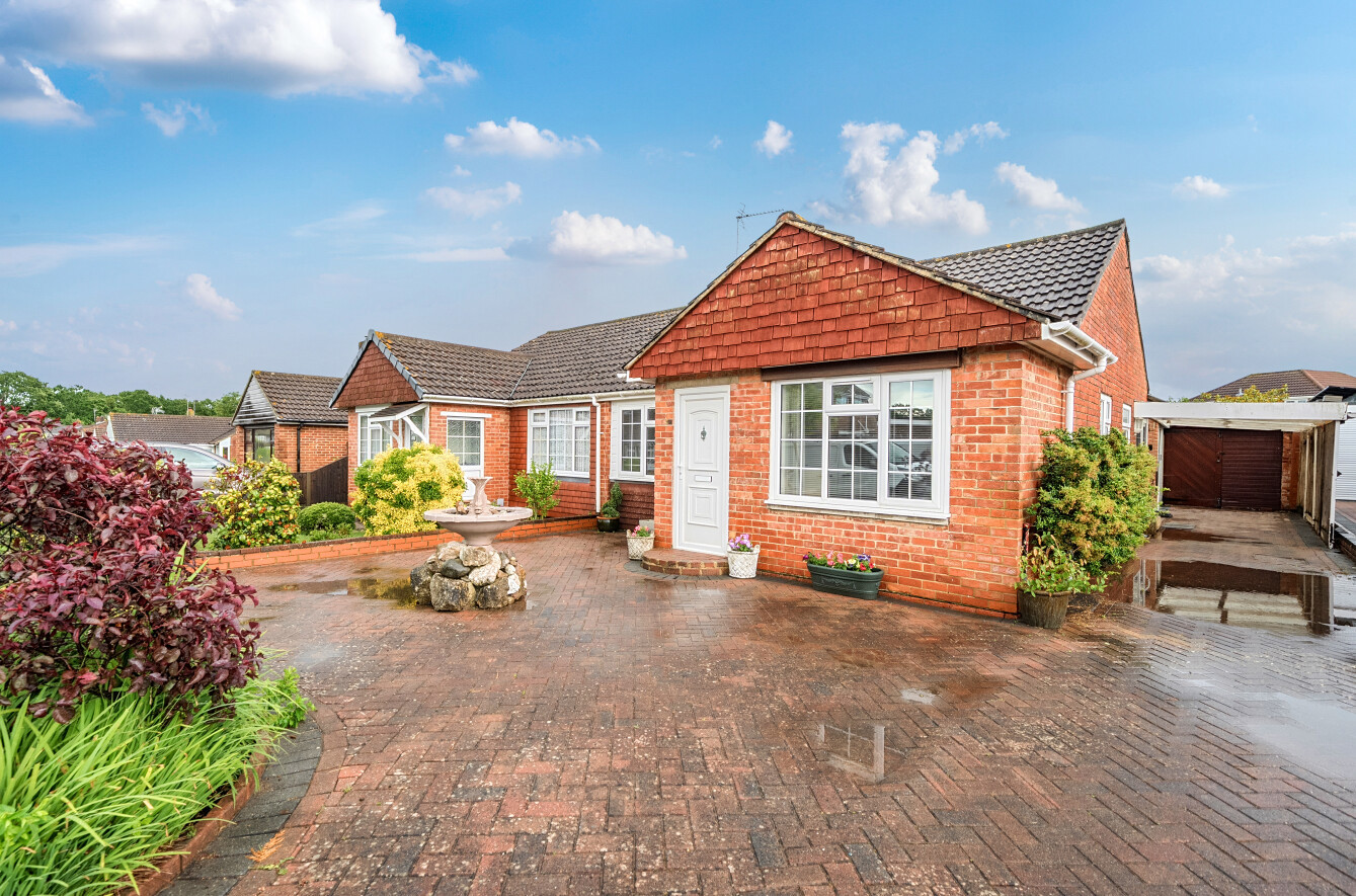 2 bedroom  semi-detached bungalow for sale