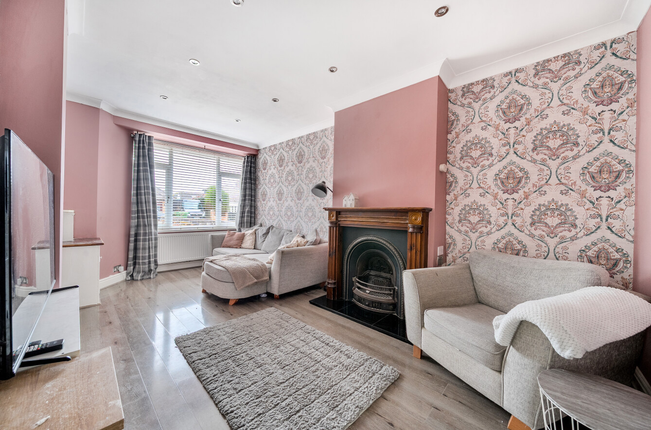 4 bedroom  semi-detached house for sale