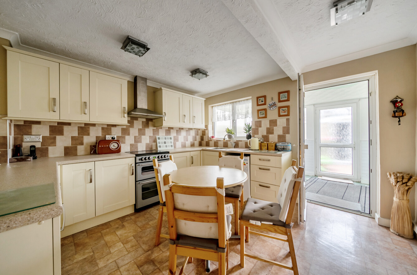 3 bedroom  semi-detached house for sale